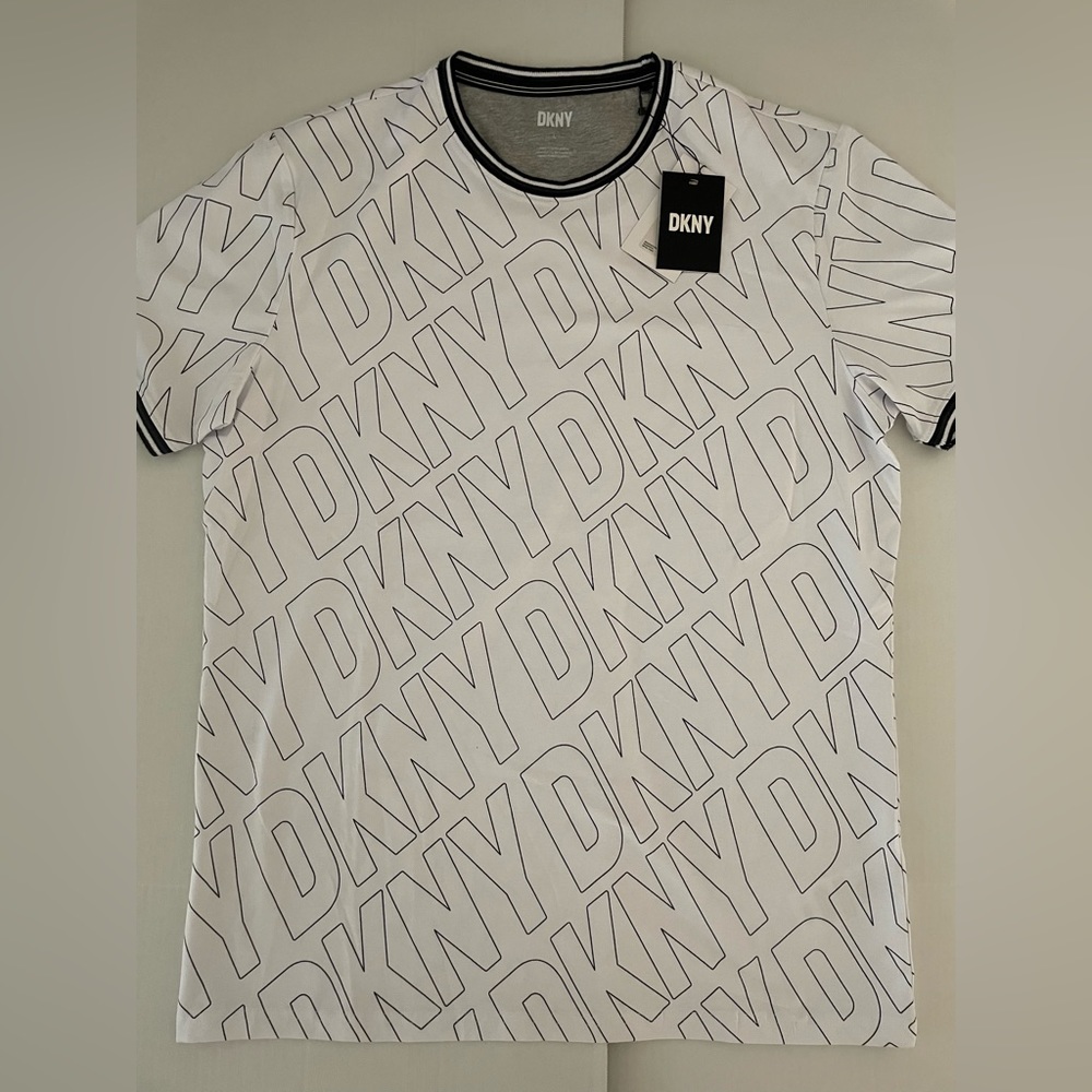 DKNY Mens t shirt. - Picture 3 of 6